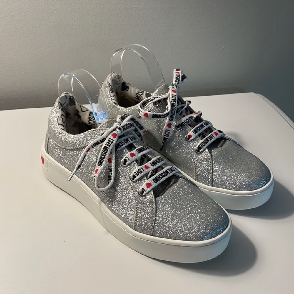 Like new Silver bling Live Moschino sneakers.